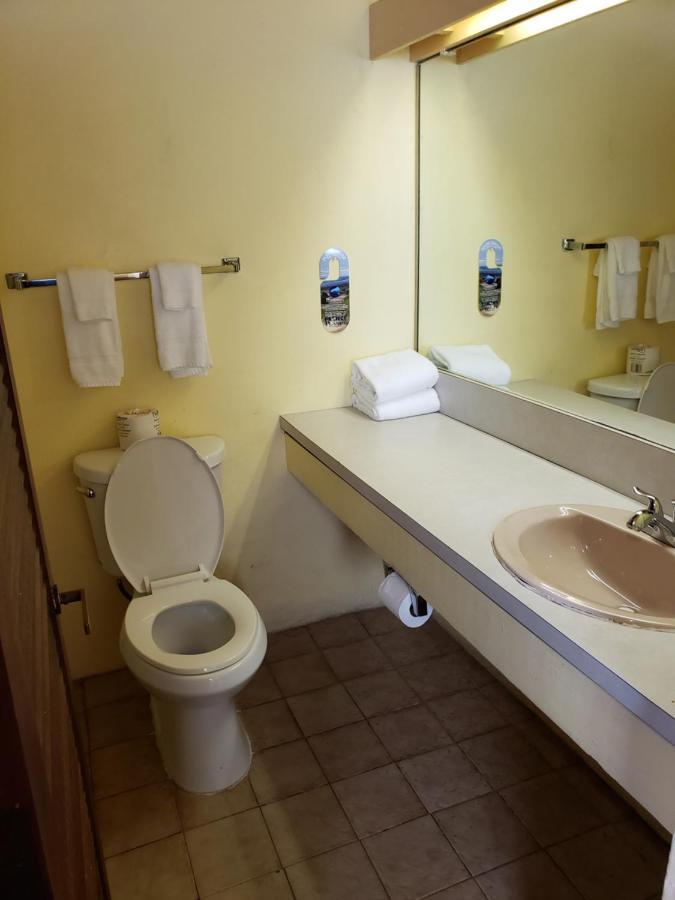 שארלוט אמלי Galleon House Hotel מראה חיצוני תמונה